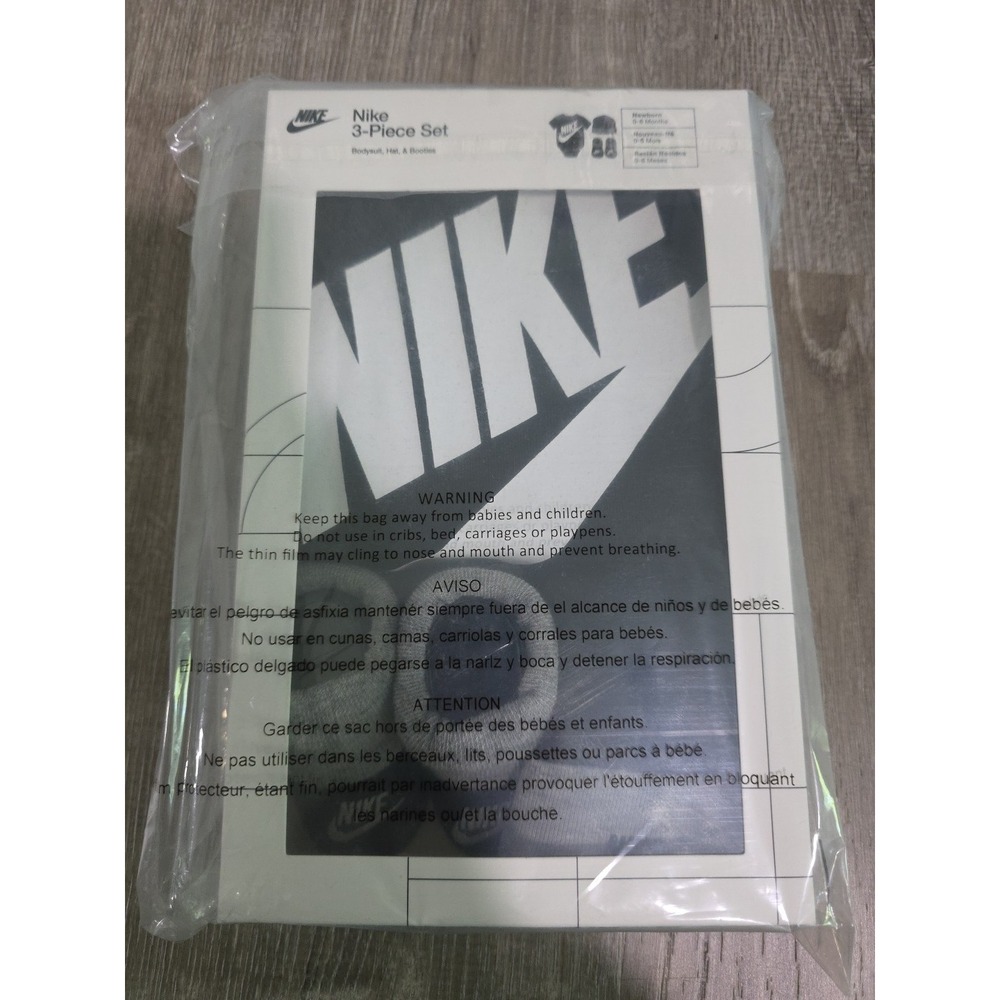 NWT Nike Futura Logo Black White 3 Piece Set 0-6 months